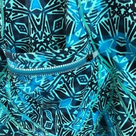 Athleta Blue Geometric Workout Casual Tank Top - Picture 3 of 7